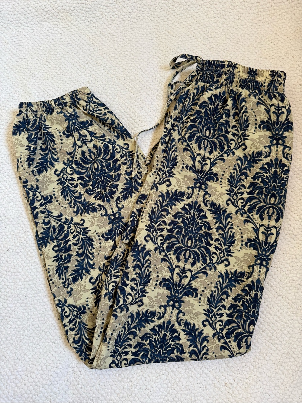 Printed Drawstring Jogger Pants in Navy and Beige Size Small